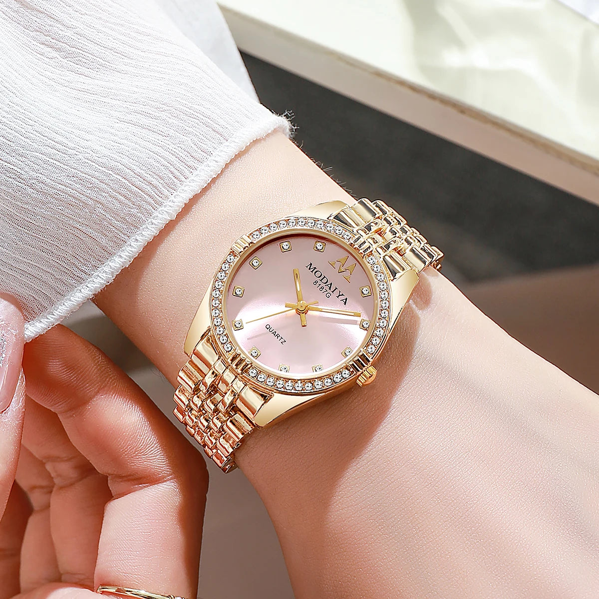 Women Watches Luxurious Quartz Sparkling Rhinestone Dial Dress Wristwatches for Ladies Relogio Feminino