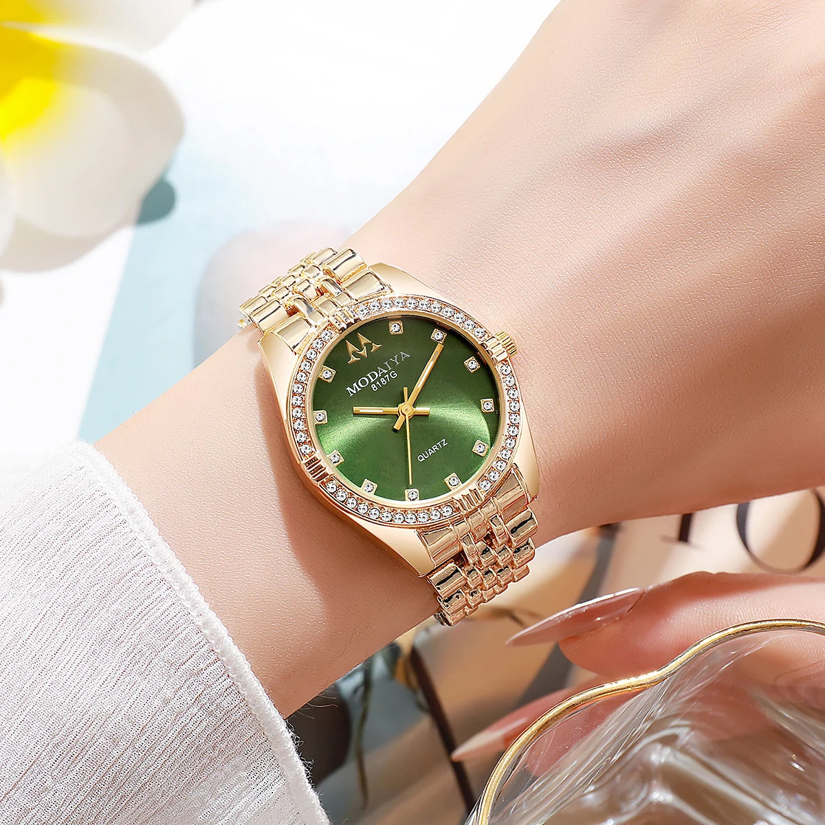 Women Watches Luxurious Quartz Sparkling Rhinestone Dial Dress Wristwatches for Ladies Relogio Feminino